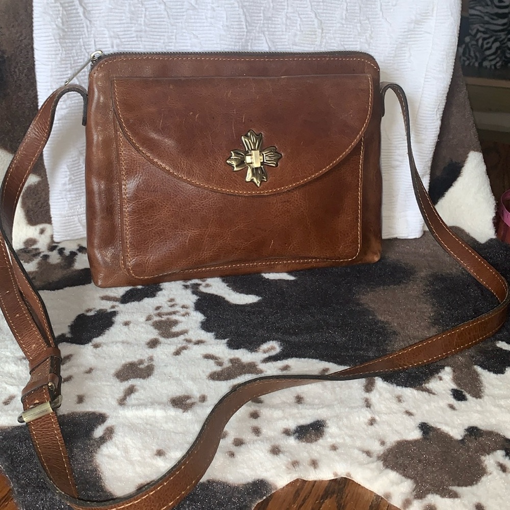 Patricia Nash shoulder purse